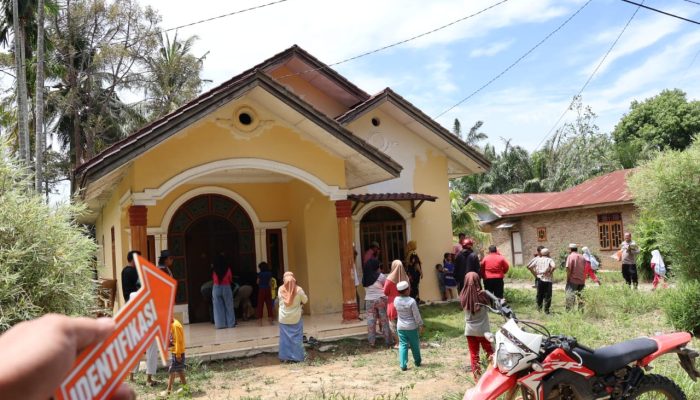 Geger! Warga Temukan Mayat Membusuk Didalam Rumah di Dusun Cinta Makmur