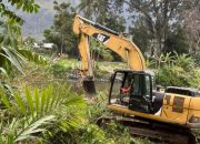 Pemkab Humbahas Lakukan Normalisasi Sungai di Jembatan Aek Silang Desa Marbun Toruan