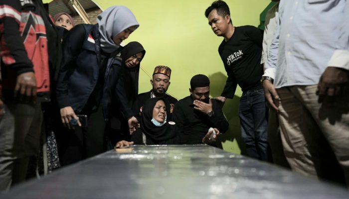 Jenazah Nazwa Aliya Tiba di Tanah Air, Isak Tangis Keluarga Pecah di Kualanamu