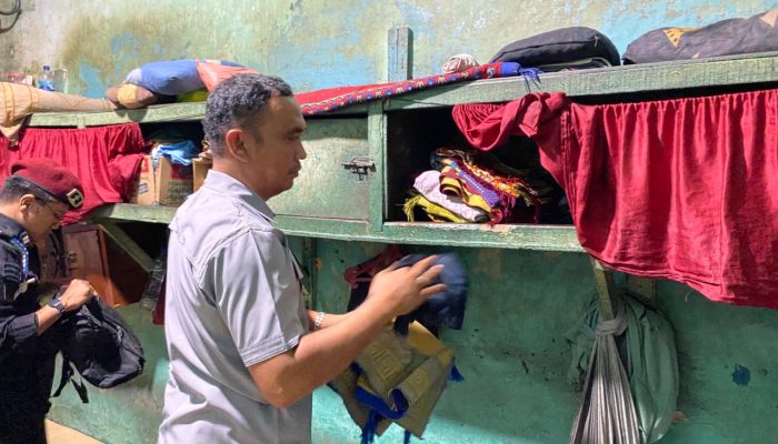 Gelar Razia Malam, Karutan Tanjung Pura Fransisco Pandia Pastikan Rutan Bersih dari Handphone dan Narkoba