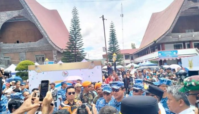 Bupati Humbahas Hadiri Semarak Dirgantara dan HUT ke-80 Kabupaten Tapanuli Utara