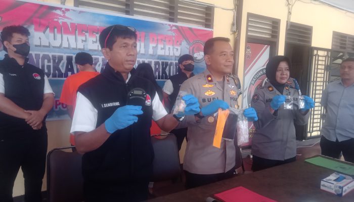 Polres Pematangsiantar Amankan Sepasang Pengedar, Sita 421 Paket Sabu Siap Edar