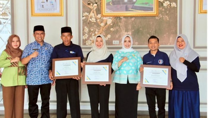 Dinas Pendidikan Kabupaten Labuhanbatu Dinobatkan Terbaik  se-Sumut, Tiga GTK Sandang Gelar Juara I 