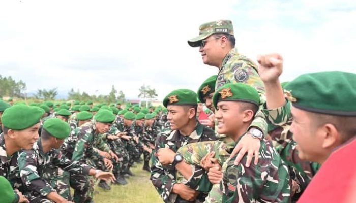Bupati Humbahas Pimpin Upacara Penyambutan Prajurit Yonif TP 955/Hoda Sihapaspili di Doloksanggul
