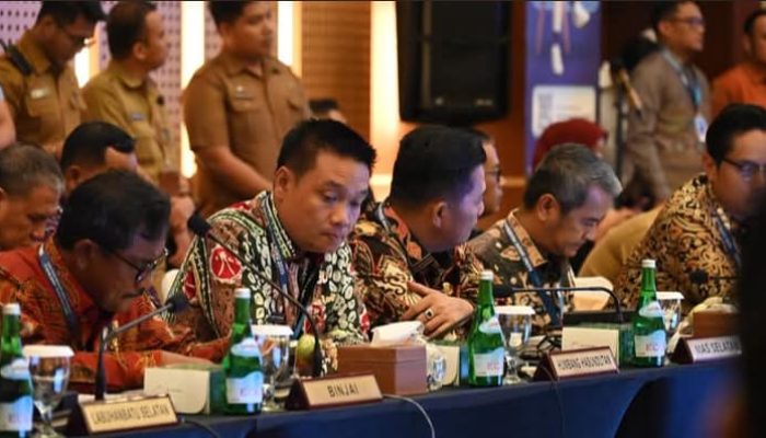 Bupati Humbahas Hadiri RUPS PT Bank Sumut di Medan