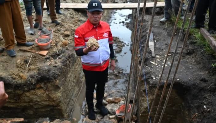 Bupati Humbahas Lakukan Peletakan Batu Pertama Pembangunan KDMP Desa Pansur Batu