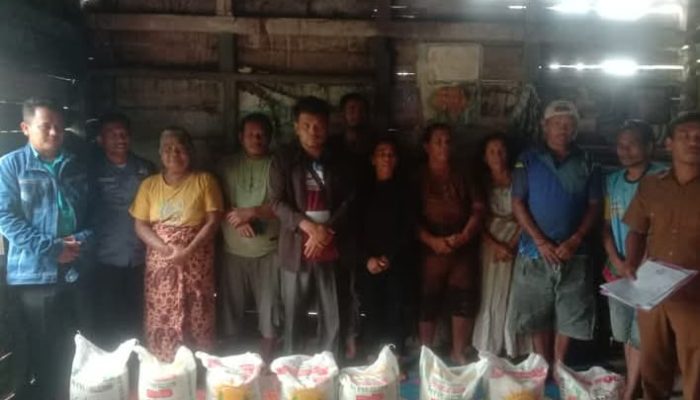 Pemerintah Kabupaten Humbahas Salurkan Bantuan Kepada Korban Puting Beliung di Parlilitan
