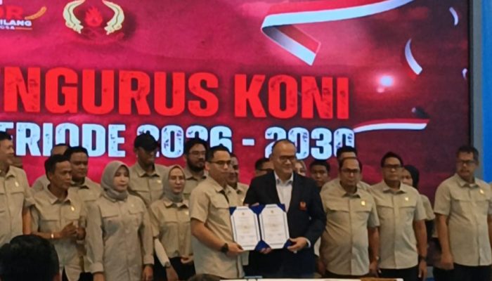Bupati Bogor Rudy Susmanto Kukuhkan Arif Rochmawan sebagai Ketua KONI Kabupaten Bogor Periode 2026-2030