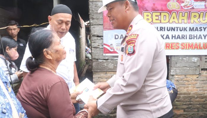 Kapolres Simalungun Bedah Rumah Warga Kurang Mampu di Hari Bhayangkara ke-80