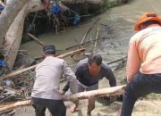 Nahas! Warga Hanyut Saat Menyeberangi Jembatan Bambu Menuju Ladang, Kapolsek Banuara Manurung Pimpin Operasi Pencarian