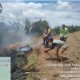 Sambangi Warga di Ladang, Bhabinkamtibmas Polsek Dolok Silau Gencarkan Sosialisasi Karhutla