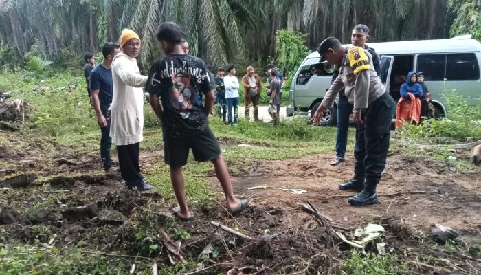 Polsek Gunung Malela dan Tim Inafis Polres Simalungun Tangani Olah TKP Penemuan Jenazah di Kebun Marihat
