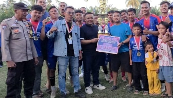 Tim Bengkel Las Sungai Rakyat Juara Turnamen Piala Ketua DPRD