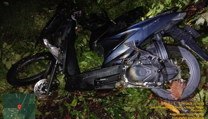 Pohon Tumbang Renggut Nyawa Pelajar di Jalan Medan Km 12,5, Polsek Dolok Batu Nanggar Bantu Evakuasi